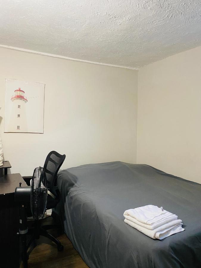 Lovely II Space Share A Room East York Canada Toronto Esterno foto