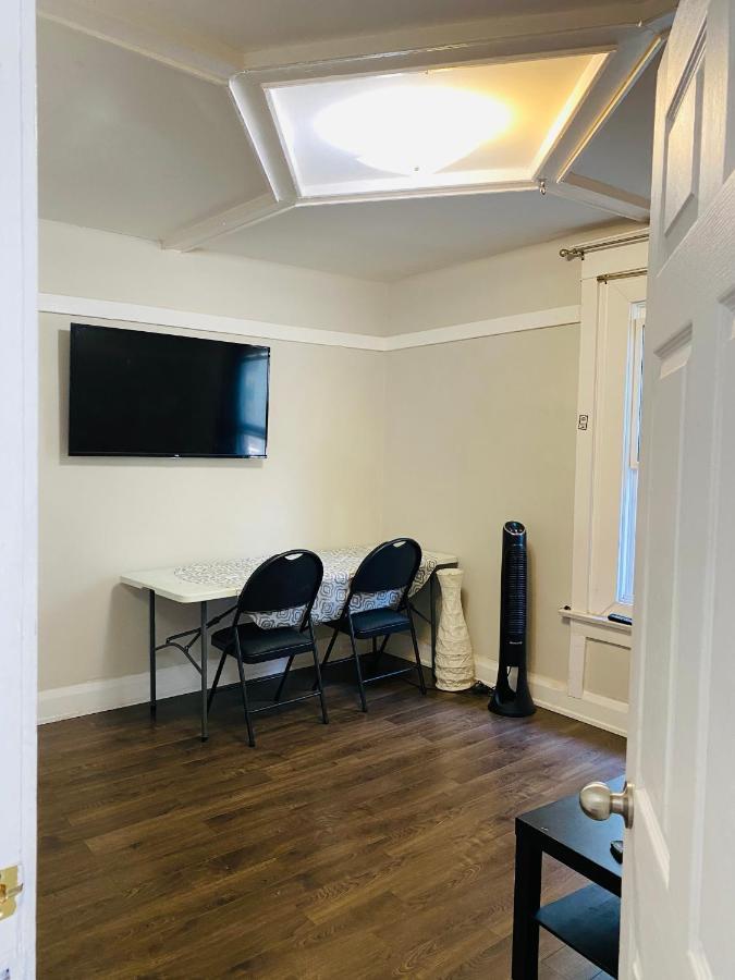 Lovely II Space Share A Room East York Canada Toronto Esterno foto