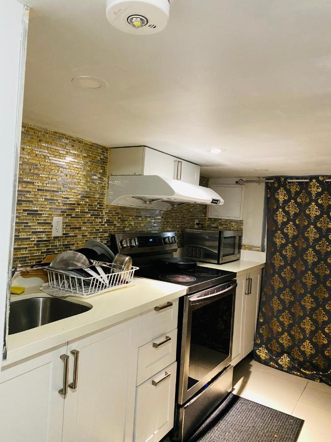 Lovely II Space Share A Room East York Canada Toronto Esterno foto