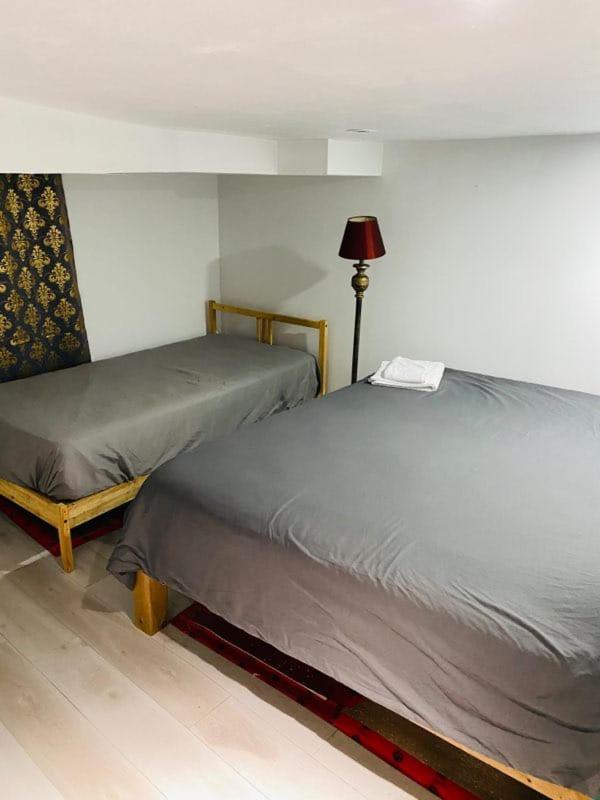 Lovely II Space Share A Room East York Canada Toronto Esterno foto